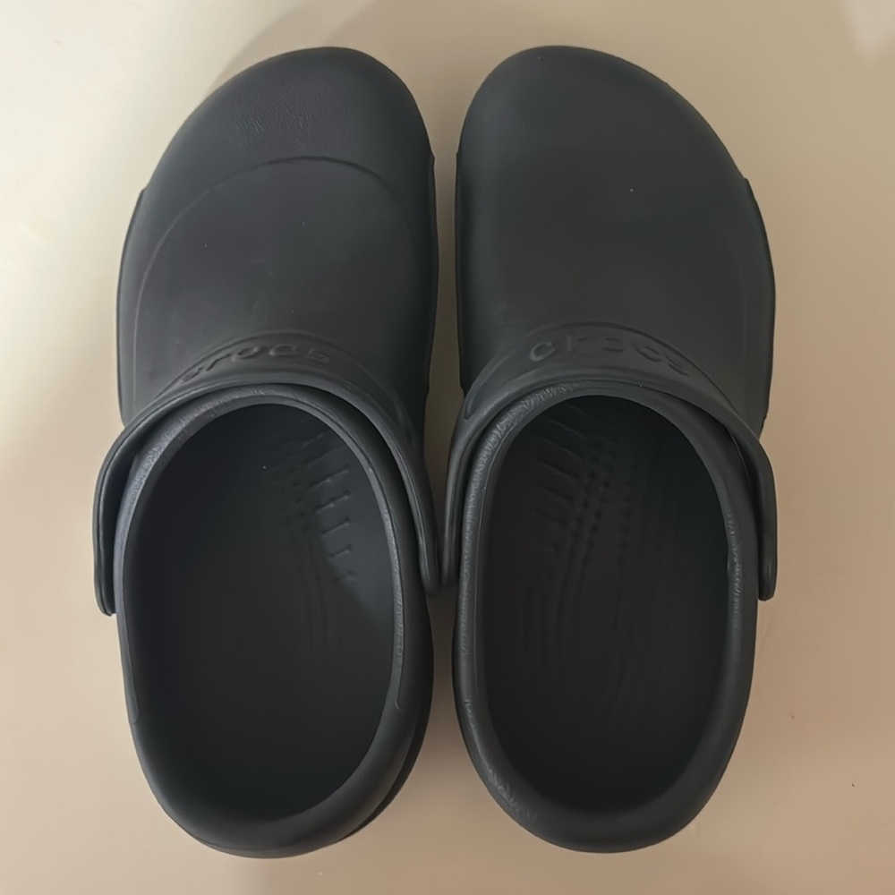 Crocs Bistro Slip Resistent Work Clog, Black, M6/W8
